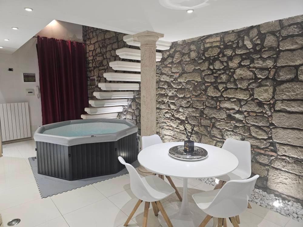 White Loft & Spa ヴィテルボ エクステリア 写真